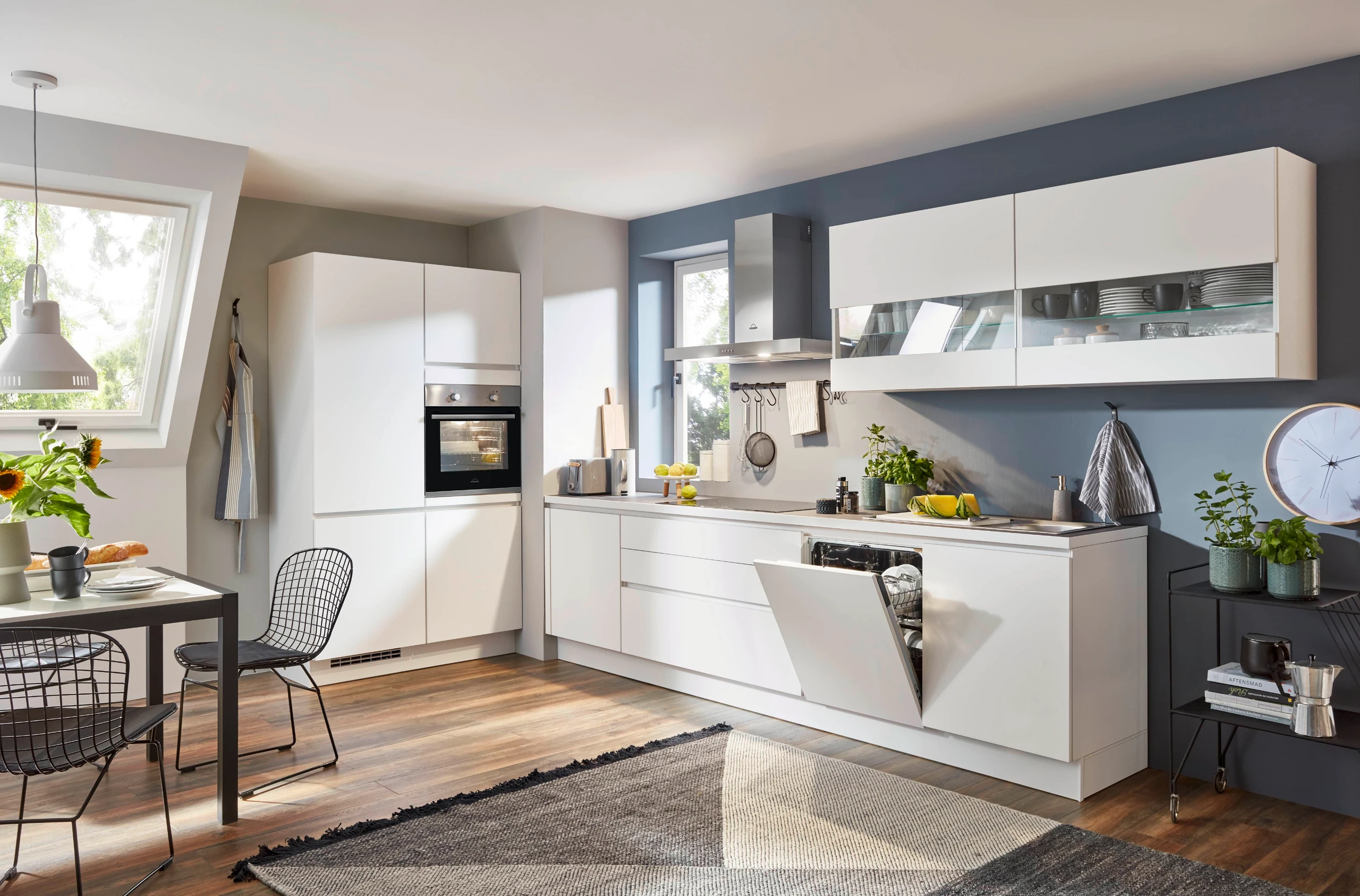 Crystal kitchen with integrated appliances